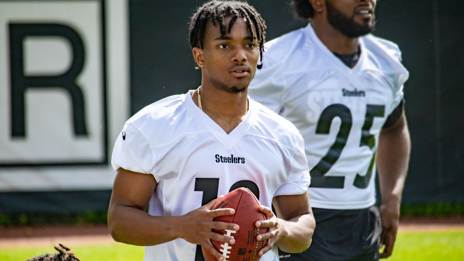 Steelers QB Kenny Pickett gives love to Calvin Austin III