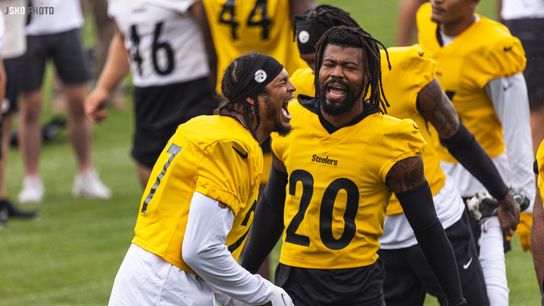 Cornerback Cam Sutton Latest Steelers' Player To Leave Practice Early With Apparent Knee Injury; OT Chaz Green Carted Off (Steelers News)