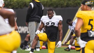 Steelers' Running Back Master Teague Highlights Players Signed To 2023 Futures Contracts (Commentary)