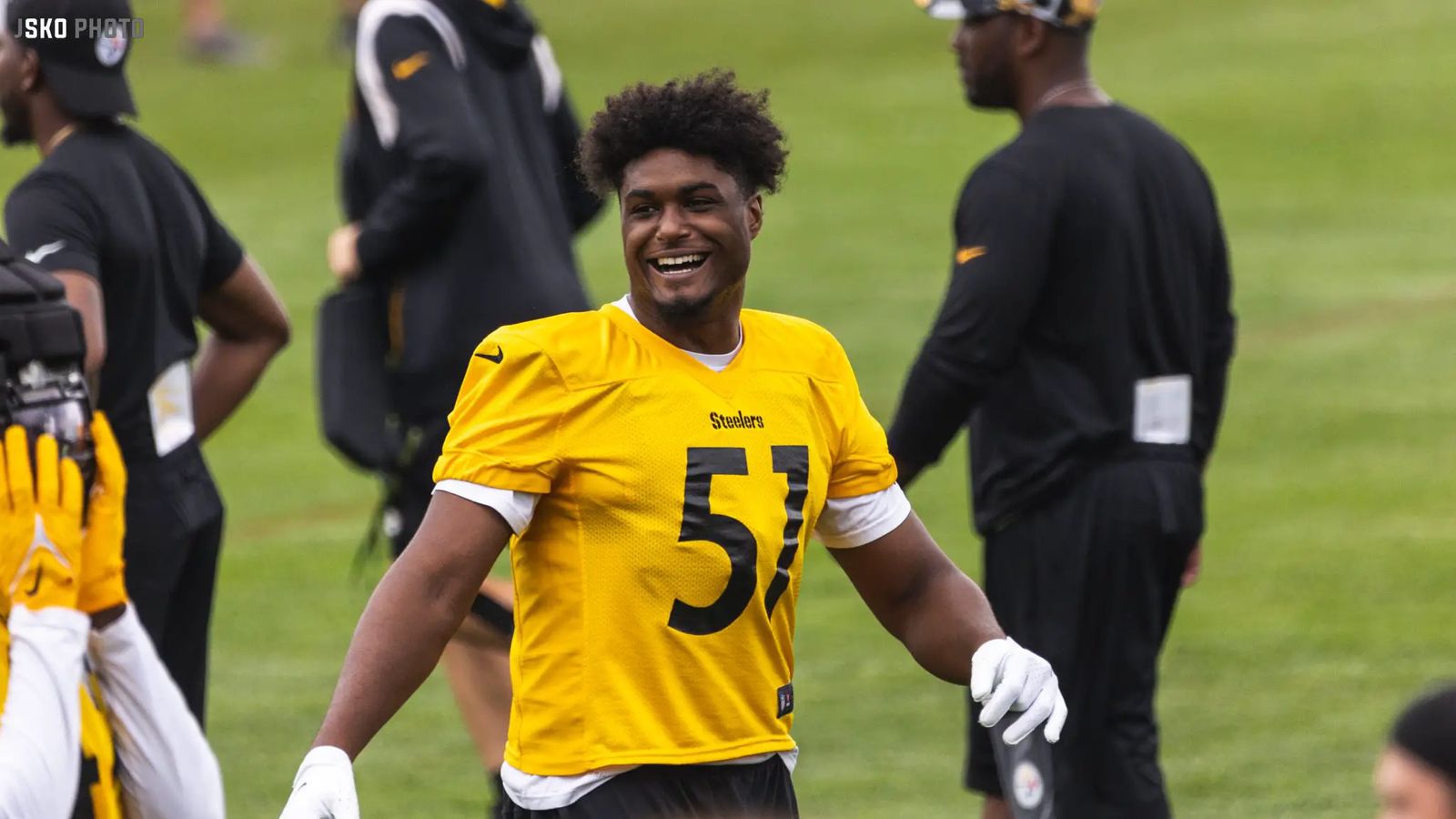 Pittsburgh Steelers cut linebacker Myles Jack after one season