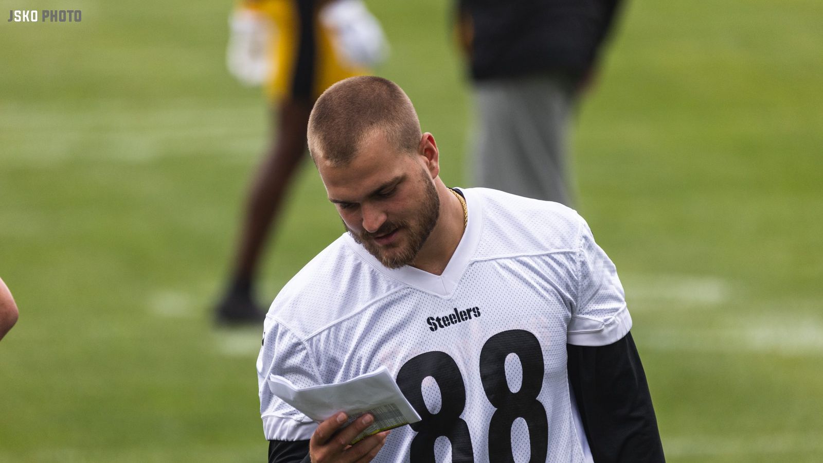 Steelers: Pat Freiermuth explains controversial Kenny Pickett comments