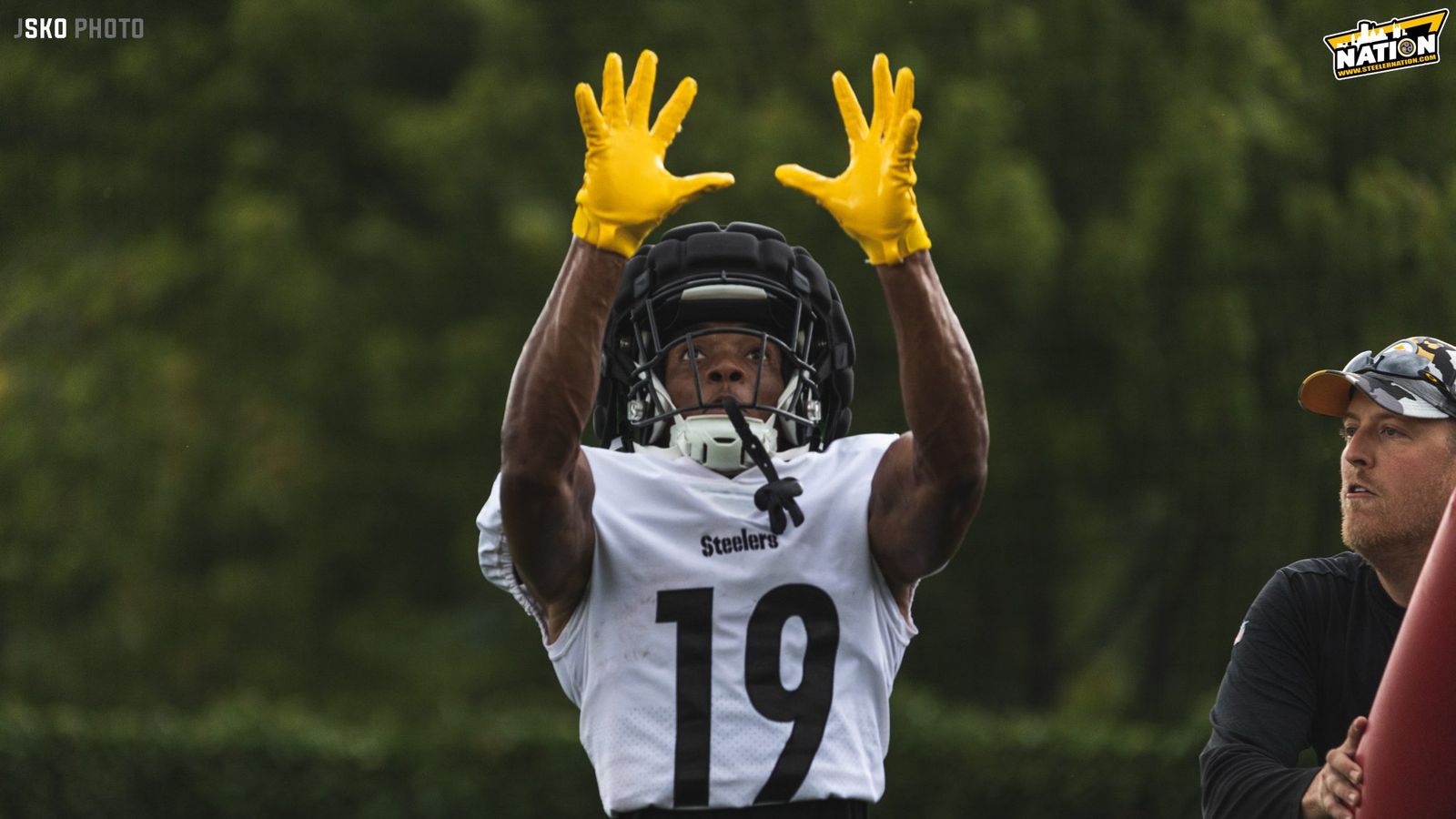 WATCH: Steve Smith Sr. catches passes from Kenny Pickett during Steelers  training camp 