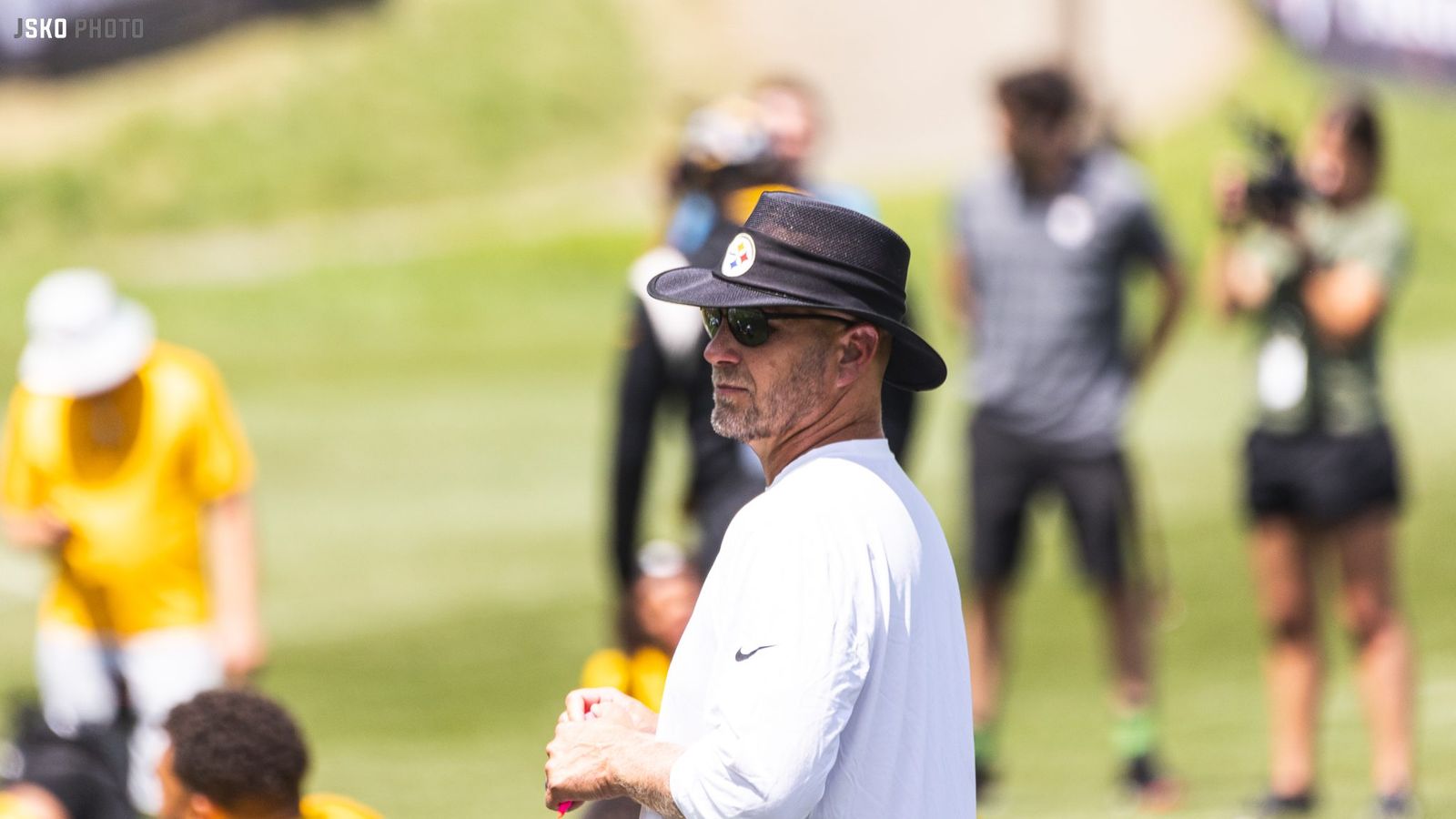 Offensive coordinator Matt Canada of the Pittsburgh Steelers looks on  News Photo - Getty Images