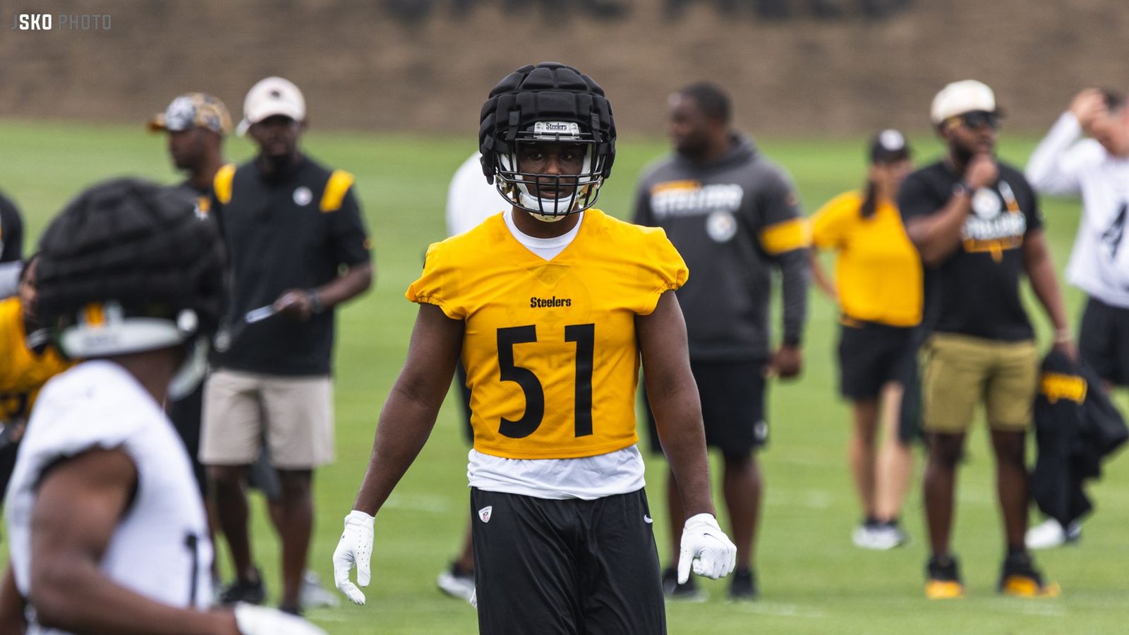 Grading CB Cam Sutton's re-signing with the Steelers: B