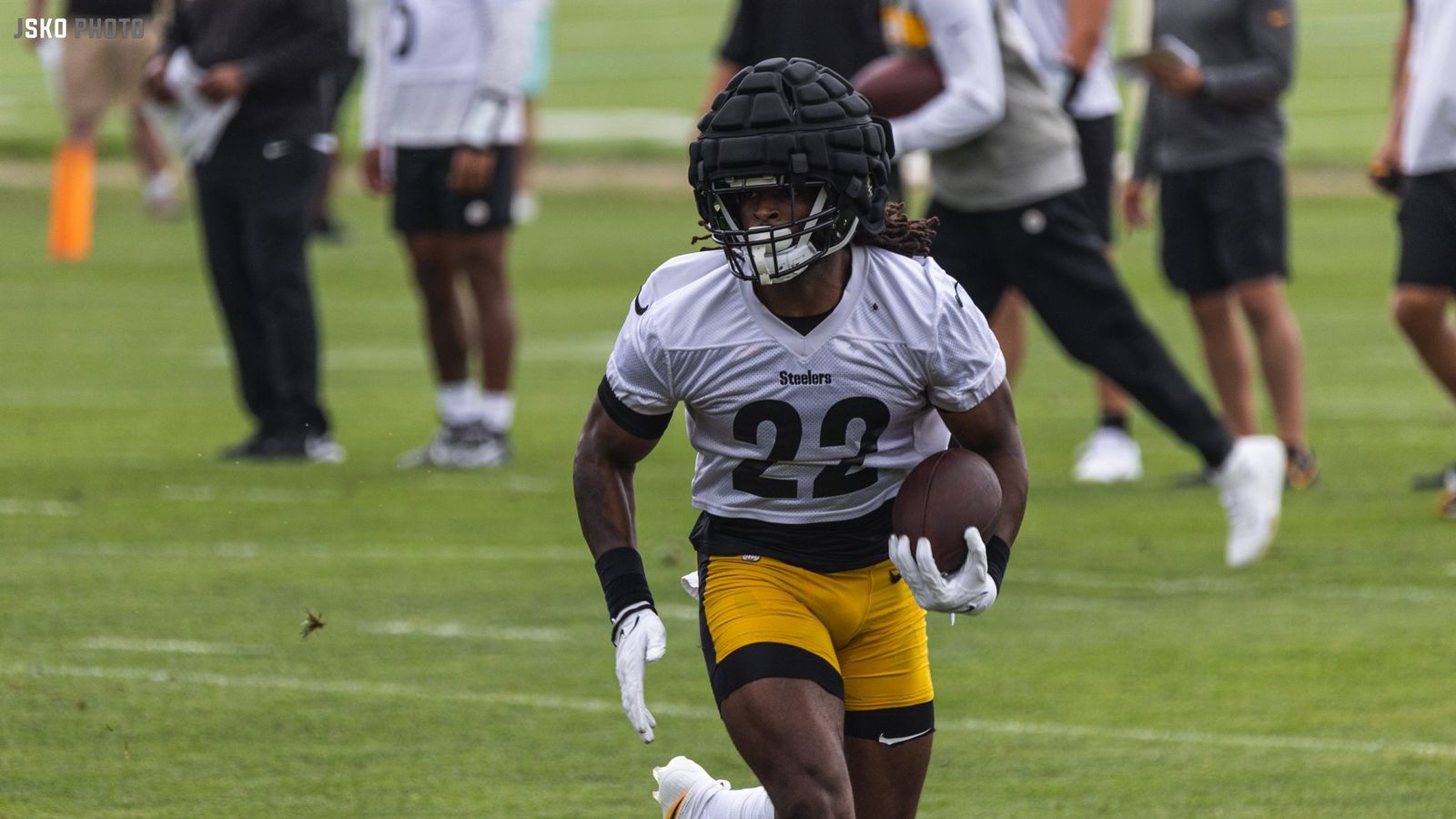 Steelers RB Najee Harris running like old self again