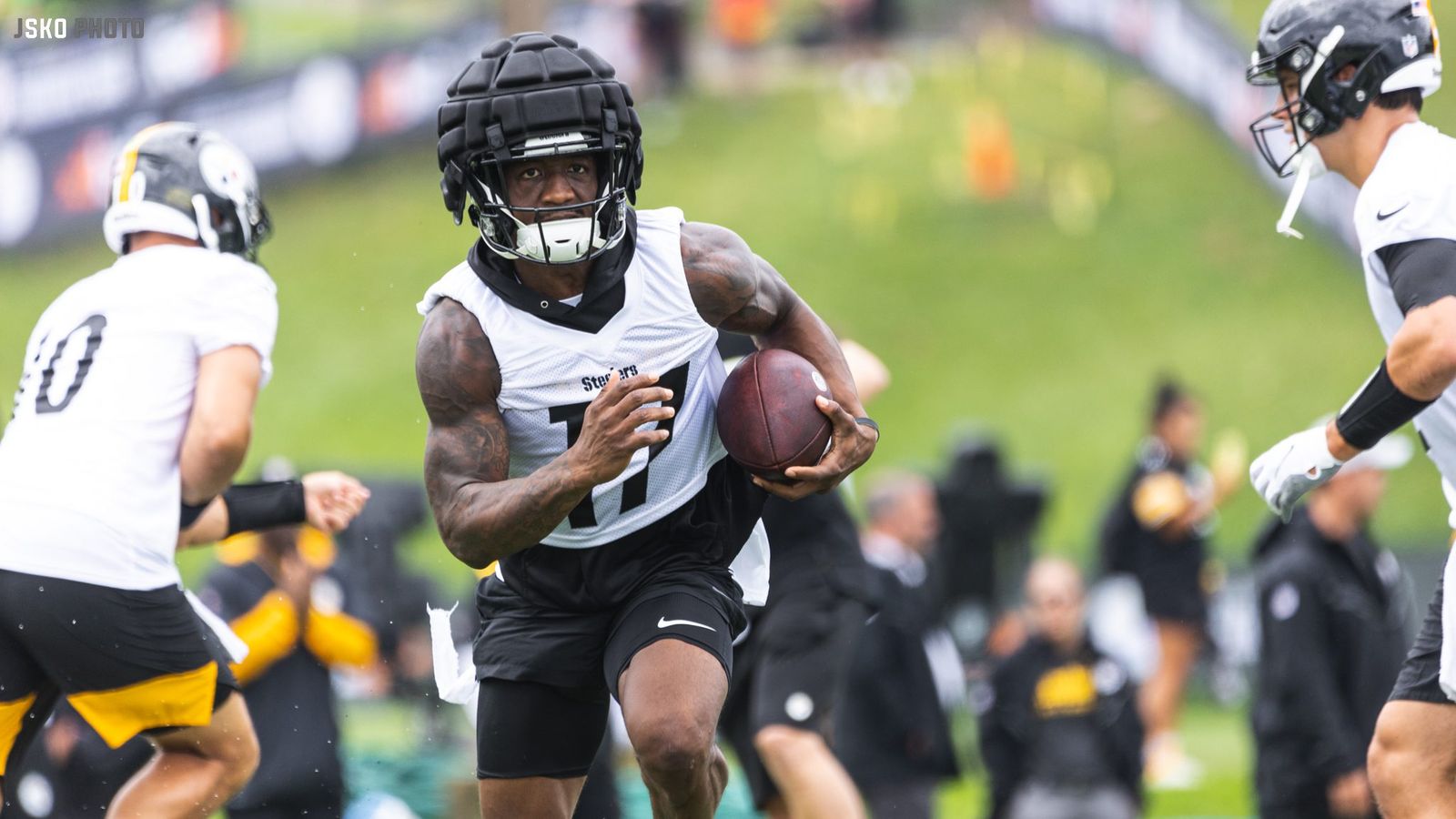 Steelers look forward to drama-free training camp with Alex