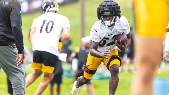 Steelers WR Steven Sims handles return duties at 2022 training camp in Latrobe.
