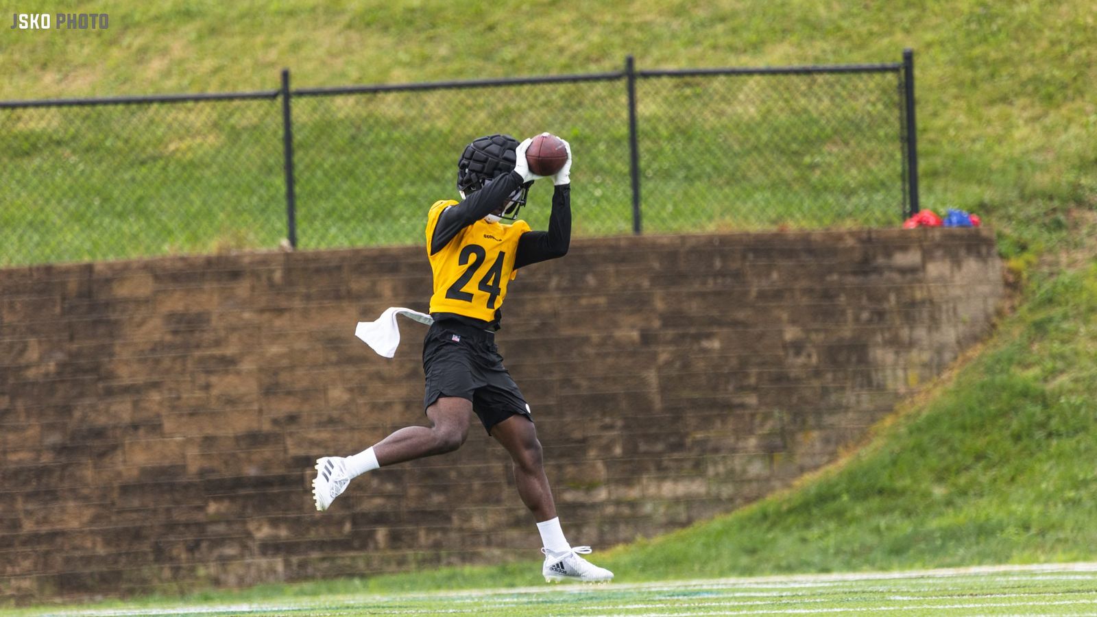 Confident Kazee bringing swagger to Steelers secondary