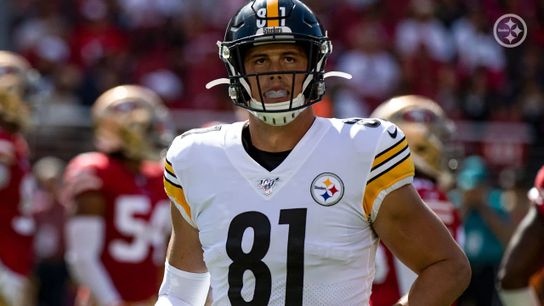 Zach Gentry walks off field (via Steelers.com)
Steelers Zach Gentry