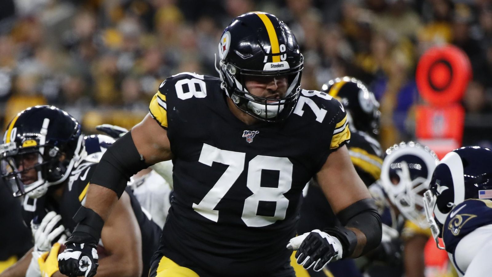 Ravens sign free agent OT Villanueva away from Steelers