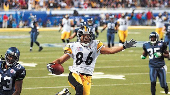 Hines Ward hauls in a pass from Antwaan Randle El during Super Bowl 40