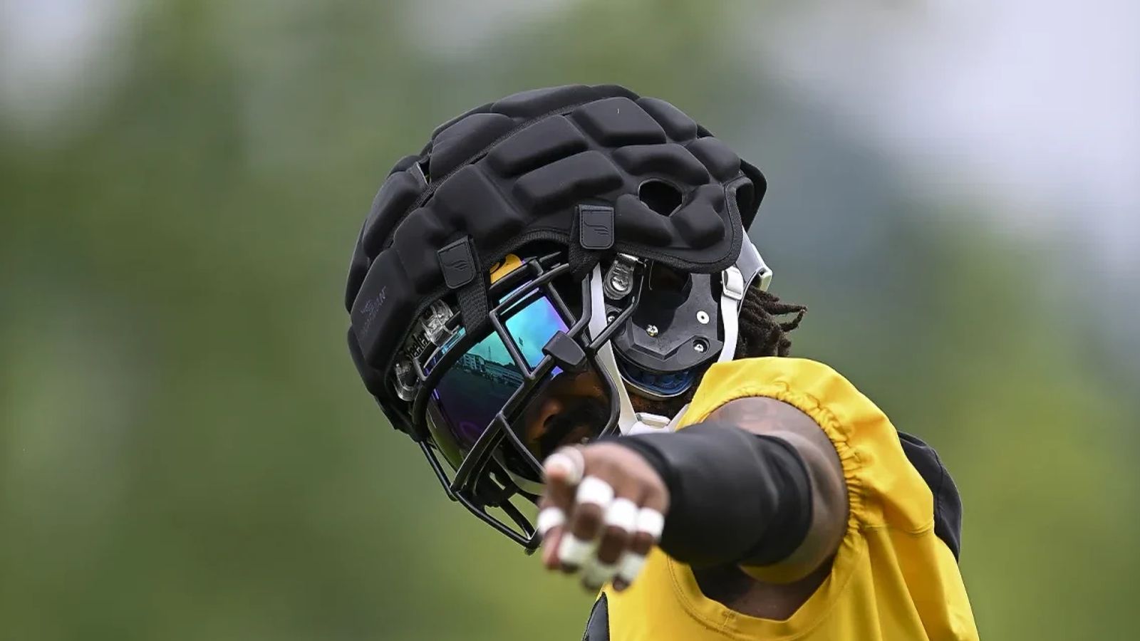 Pittsburgh Steelers cornerback Cameron Sutton is announced during the  News Photo - Getty Images