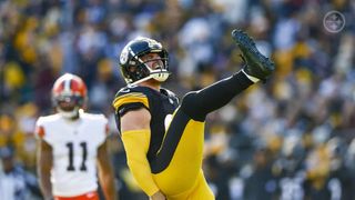 The Steelers' 7 Sacks On Deshaun Watson Should Set Off Alarms All Over AFC North That 2023 Will Belong To Pittsburgh (Steelers News)