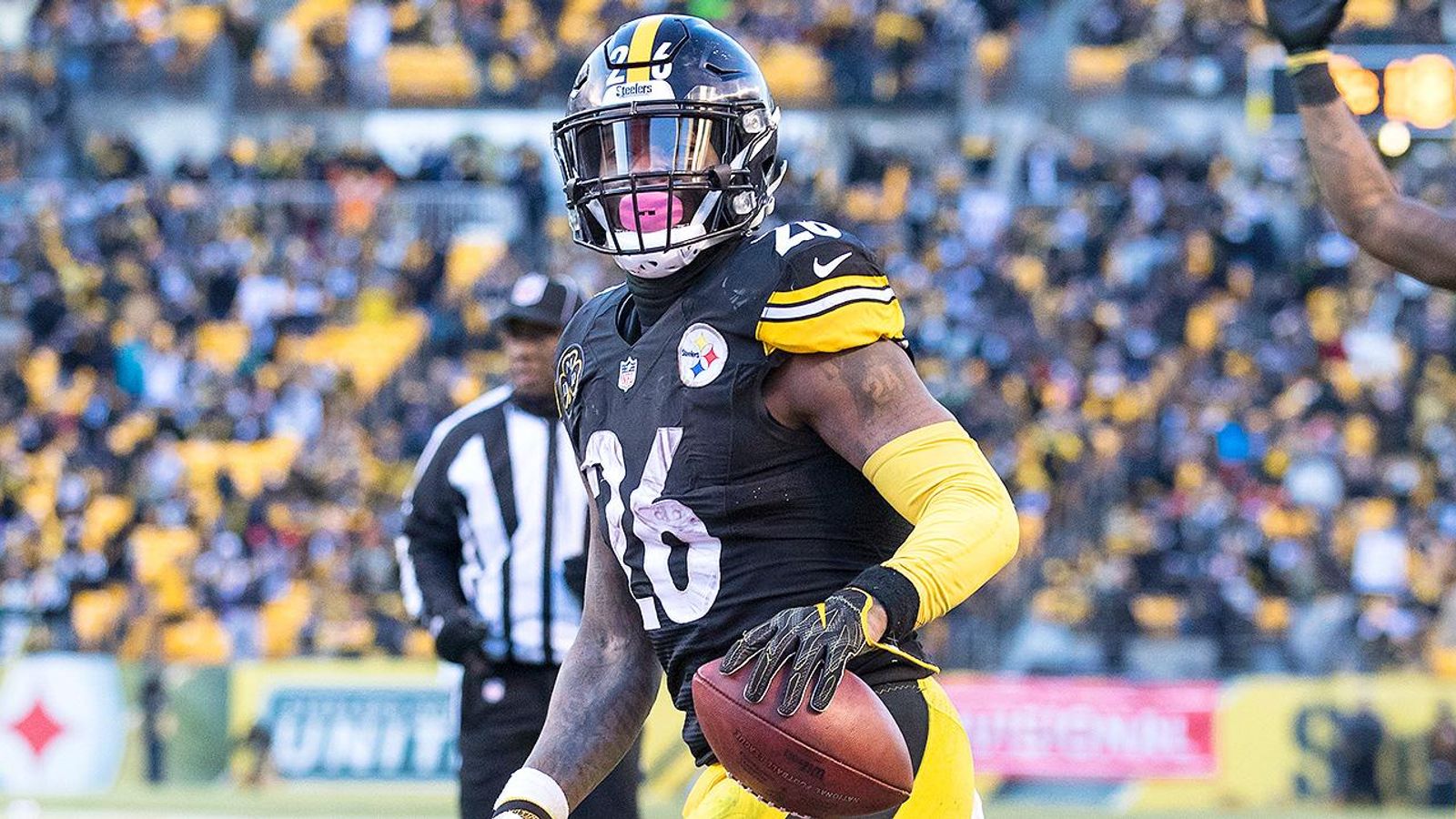 Former Steelers RB Le'Veon Bell Set To Box Adrian Peterson In Los Angeles