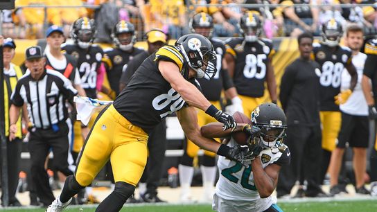 Jalen Ramsey intercepts Ben Roethlisberger on a pass intended for Vance McDonald.