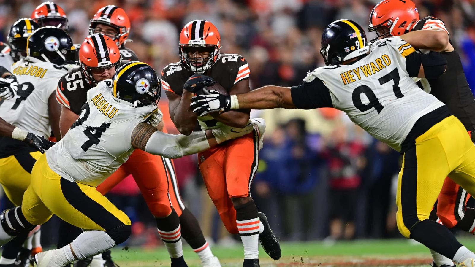 Steelers' Larry Ogunjobi Has Glowing Praise For Kenny Pickett Ahead Of 2023  Season