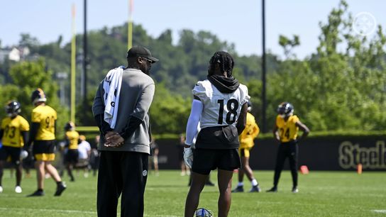 Steelers Should Get Ahead Of The Curve Once Again; Extend WR1 Diontae Johnson Before Other Elite WRs (Steelers News)