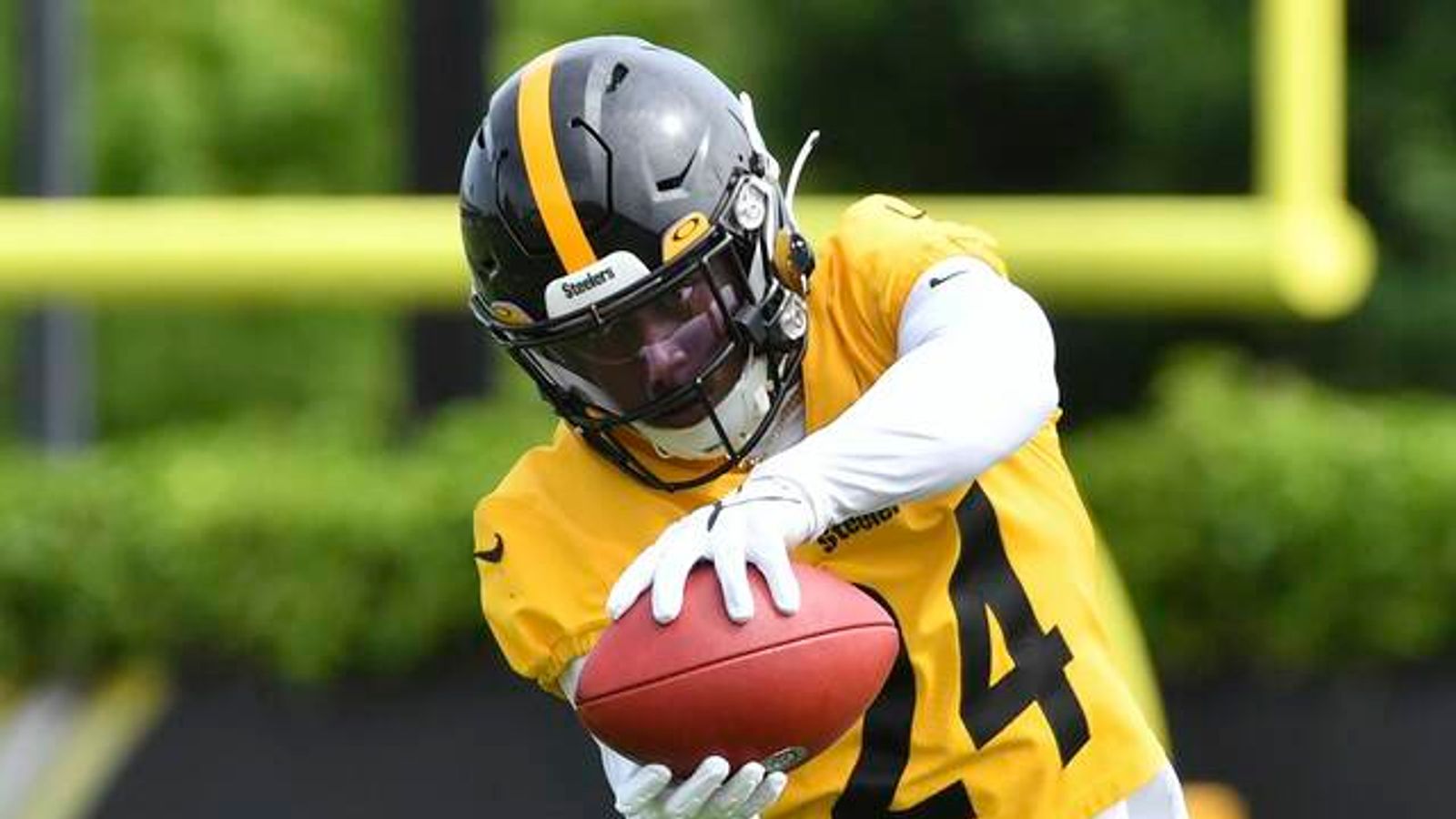 Steelers could bolster depleted WR room with these free agents