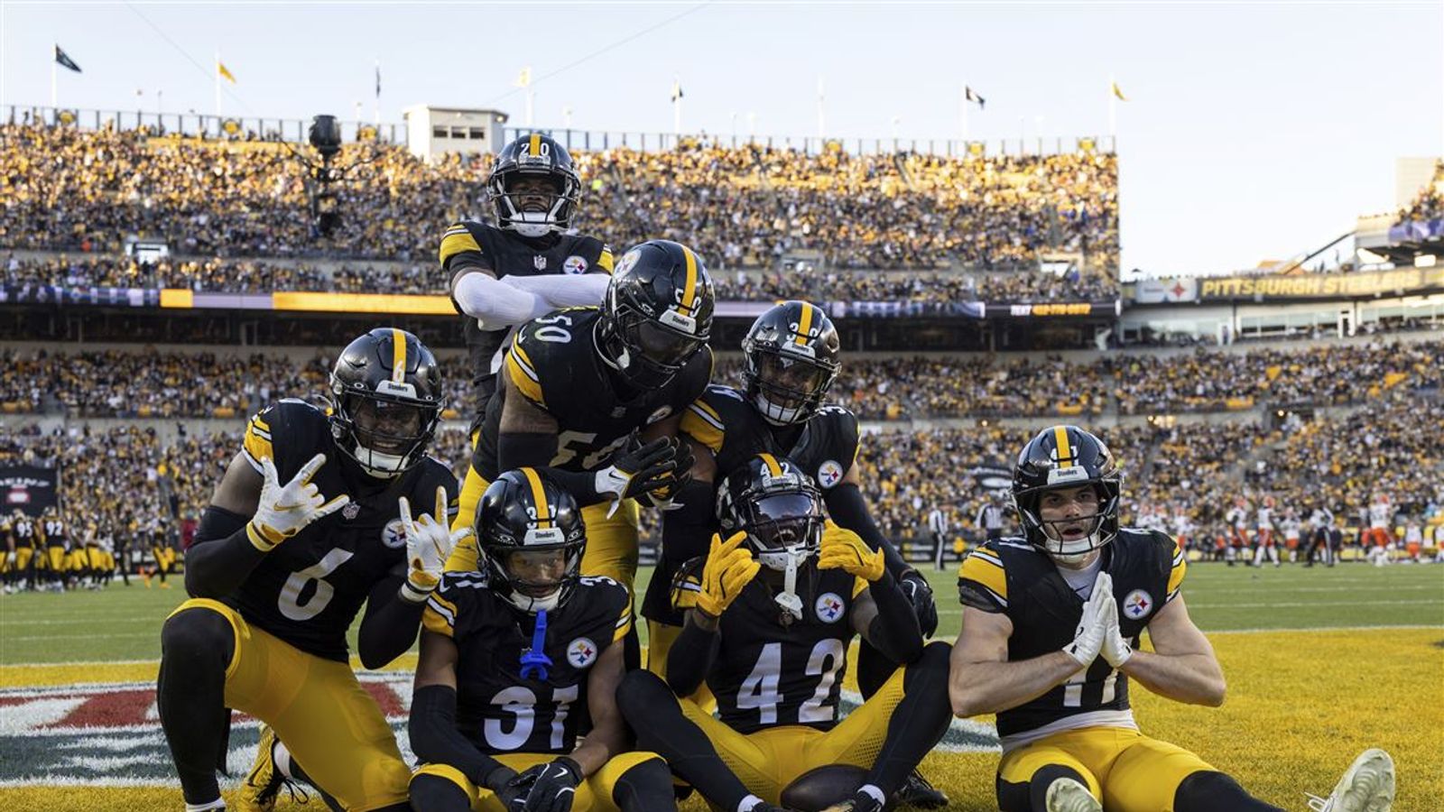 Steelers' 2025 Unsung Hero May Be Impossible To Hold Onto In 2026 Free Agency (Steelers News). Photo by Matt Durisko / Associated Press