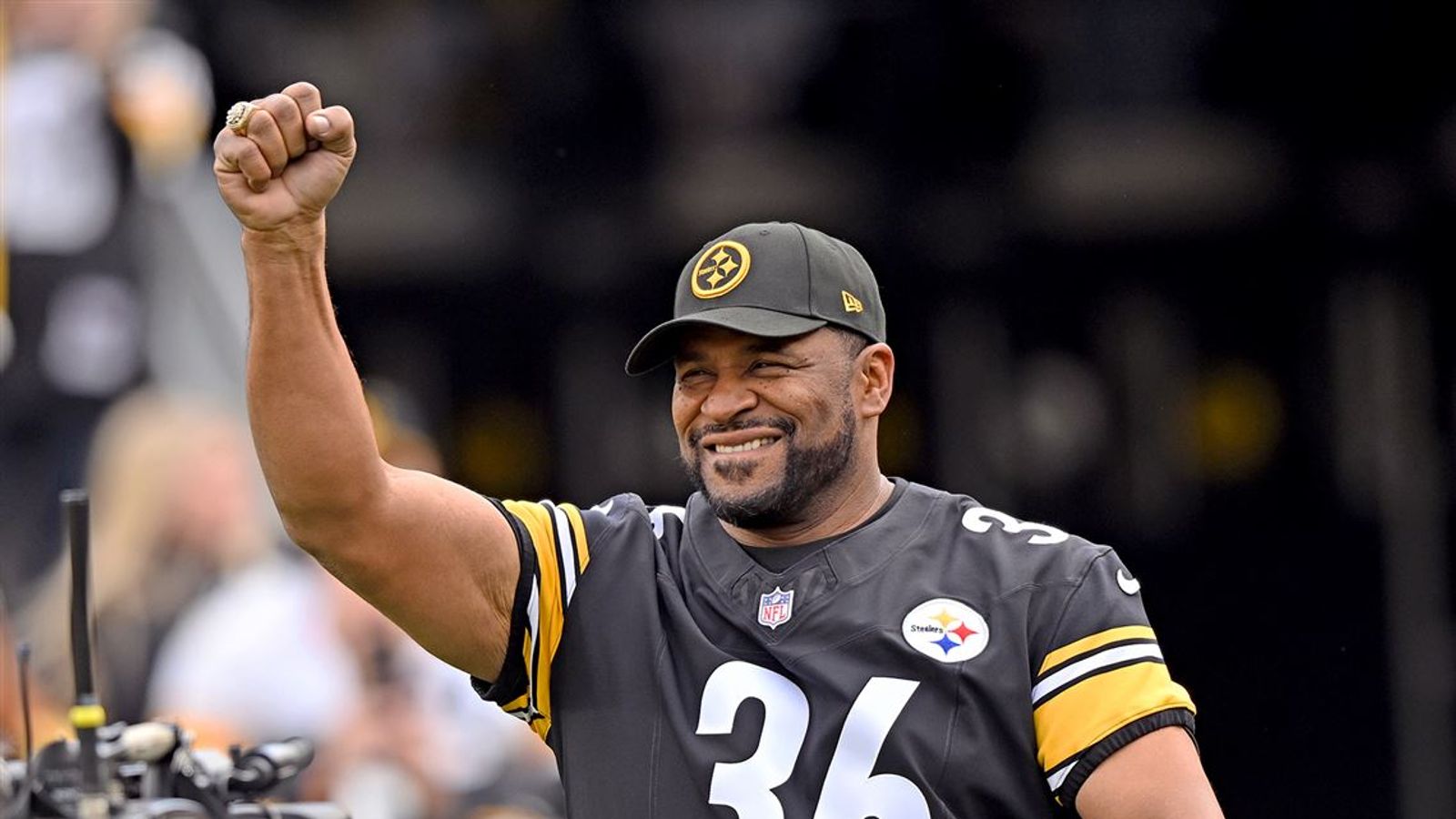 Steelers' Hall Of Fame RB Jerome Bettis Provides Bold Warning To Aaron Rodgers (Steelers News). Photo by Justin Guido / Pittsburgh Post-Gazette
