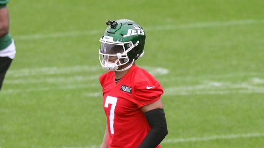 Former Steelers QB Justin Fields Carted Off Field During 1 Of The Jets' First Training Camp Practices (Steelers News)