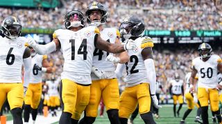 Steelers Now Know Which Teams Could Want To Steal Kenneth Gainwell In 2026 Free Agency (Steelers News). Photo by Mitchell Leff / Getty Images