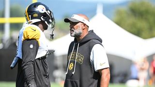 Steelers' Replacement For Teryl Austin May Suddenly Become Available After Serious Questions Arise In NFC South (Steelers News). Photo by Sebastian Foltz / Pittsburgh Post-Gazette