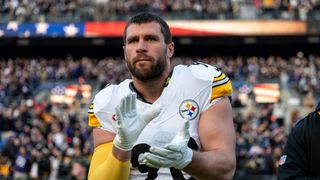 Steelers' TJ Watt Has Mysterious Problem With Lung Revealed After New Report (Steelers News). Photo by Michael Owens / Getty Images