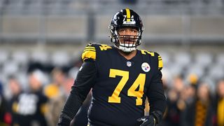 Steelers' Spencer Anderson Gets Backed By A Confident Broderick Jones Ahead Of Starting Role In Week 1 Vs. Falcons  (Steelers News). Photo by Joe Sargent / Getty Images