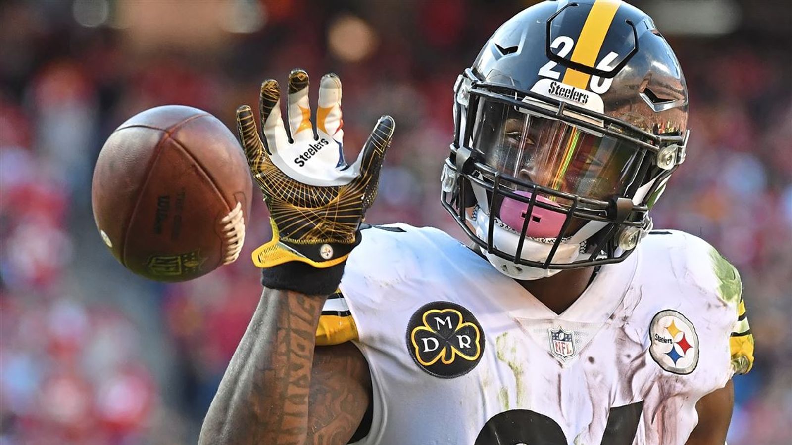 Le'Veon Bell Reveals Steelers Great Ben Roethlisberger Definitely Ignored  Todd Haley's Calls Yeah, Let's Ignore The Call