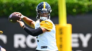 Steelers' Justin Fields' Struggle With Accuracy Is Not A Surprise: "He's Been Showing Me That Since He Came Into This League" (Steelers News). Photo by USA Today