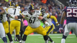 Steelers Storytime: 1 Offensive Lineman Lost Focus On Fundamentals And Had To Face Enraged Teammates (Steelers News). Photo by Ken Murray / Icon Sportswire via Getty Images