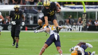 Steelers' New QB John Rhys Plumlee's Unbelievable Athleticism Gives Him A "Punchers Chance" To Make Roster (Steelers News). Photo by Mike Watters / USA TODAY Sports