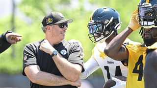 Steelers' Van Jefferson Detailed The Biggest Difference He Sees In OC Arthur Smith In Pittsburgh As Opposed To Atlanta (Steelers News). Photo by Sebastian Foltz / Post-Gazette