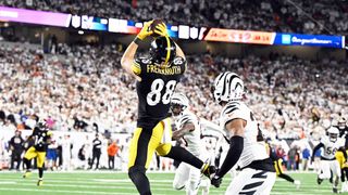 Steelers’ Pat Freiermuth Makes Revealing Statement On Why Will Howard Is Already Standing Out (Steelers News). Photo by Sebastian Foltz / Post-Gazette