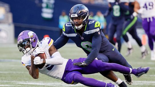 Former Steelers 1st rounder Devin Bush makes a tackle against the Vikings