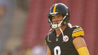 Steelers' Kenny Pickett Draws Comparisons To Ben Roethlisberger Before Getting Torched As "Scared To Throw Over The Middle" (Steelers News). Photo by Getty Images