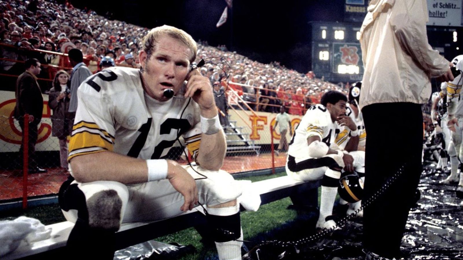 Steelers' Terry Bradshaw Threw Away His Career On His Last Pass In 1983 To  Win AFC Central