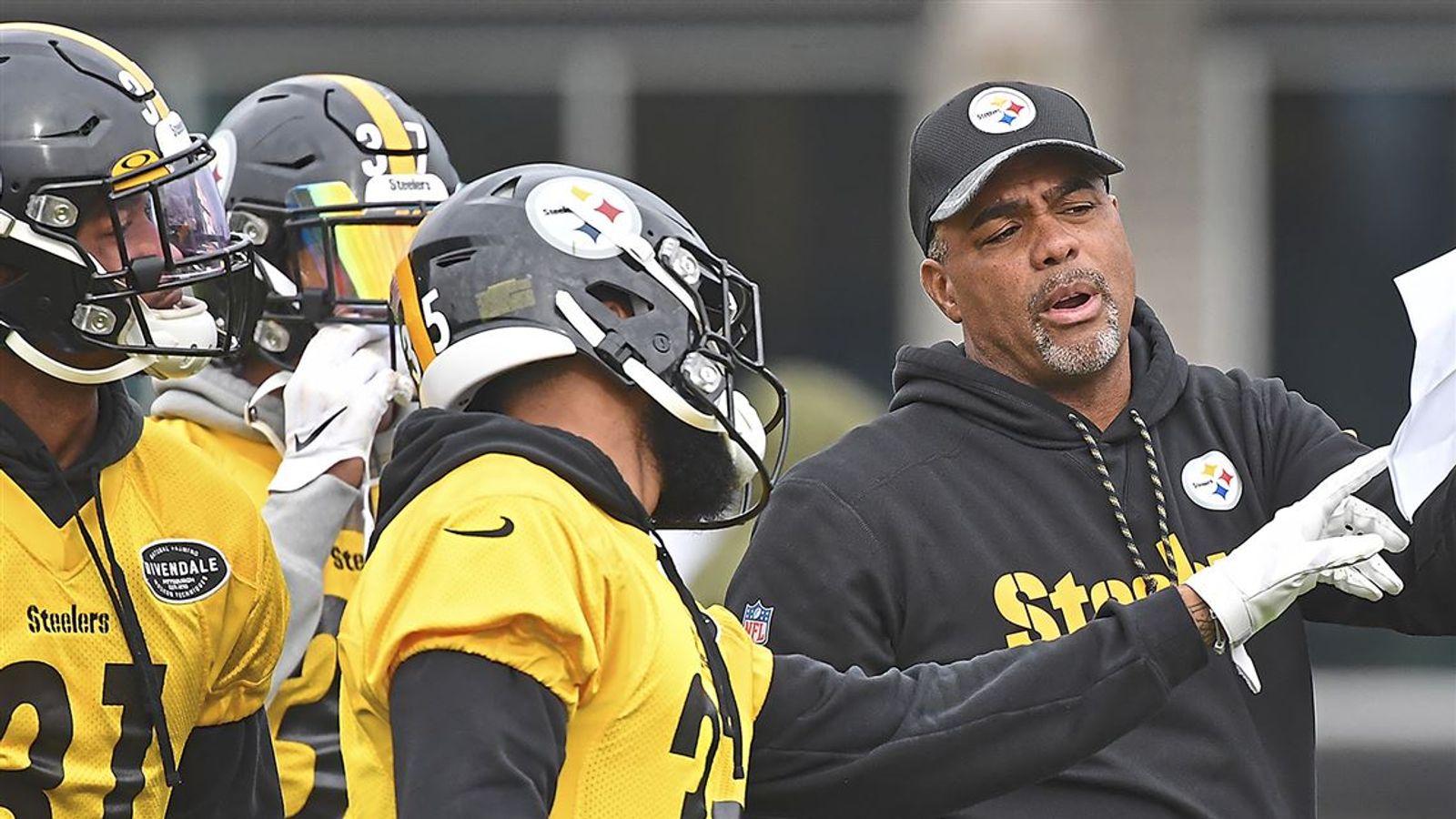 DL DeMarvin Leal Impressing DC Teryl Austin: 'He's Flashed' - Steelers Depot