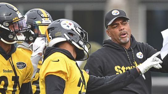 Steelers Defensive Coordinator Teryl Austin i