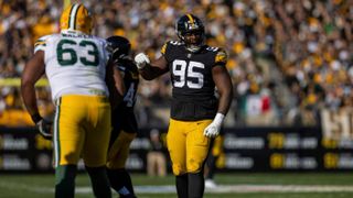 Steelers Head Coach Mike Tomlin Says Rookie Keeanu Benton "Has Come On Like Gangbusters" (Steelers News). Photo by Matt Durisko / AP