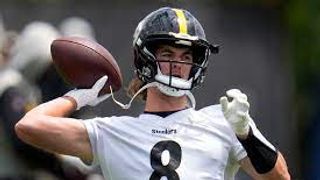 Steelers' Ramon Foster Compares Kenny Pickett To This Elite Level "Game Manager" (Kenny Pickett). Photo by Don Wright / AP