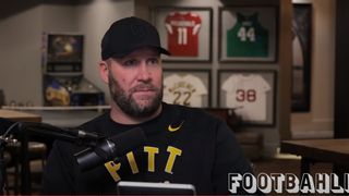 Steelers' Ben Roethlisberger Unveils Shocking Take: "Maybe The Tradition Of The Pittsburgh Steelers Is Done" (Steelers News). Photo by Footbahlin with Ben Roethlisberger