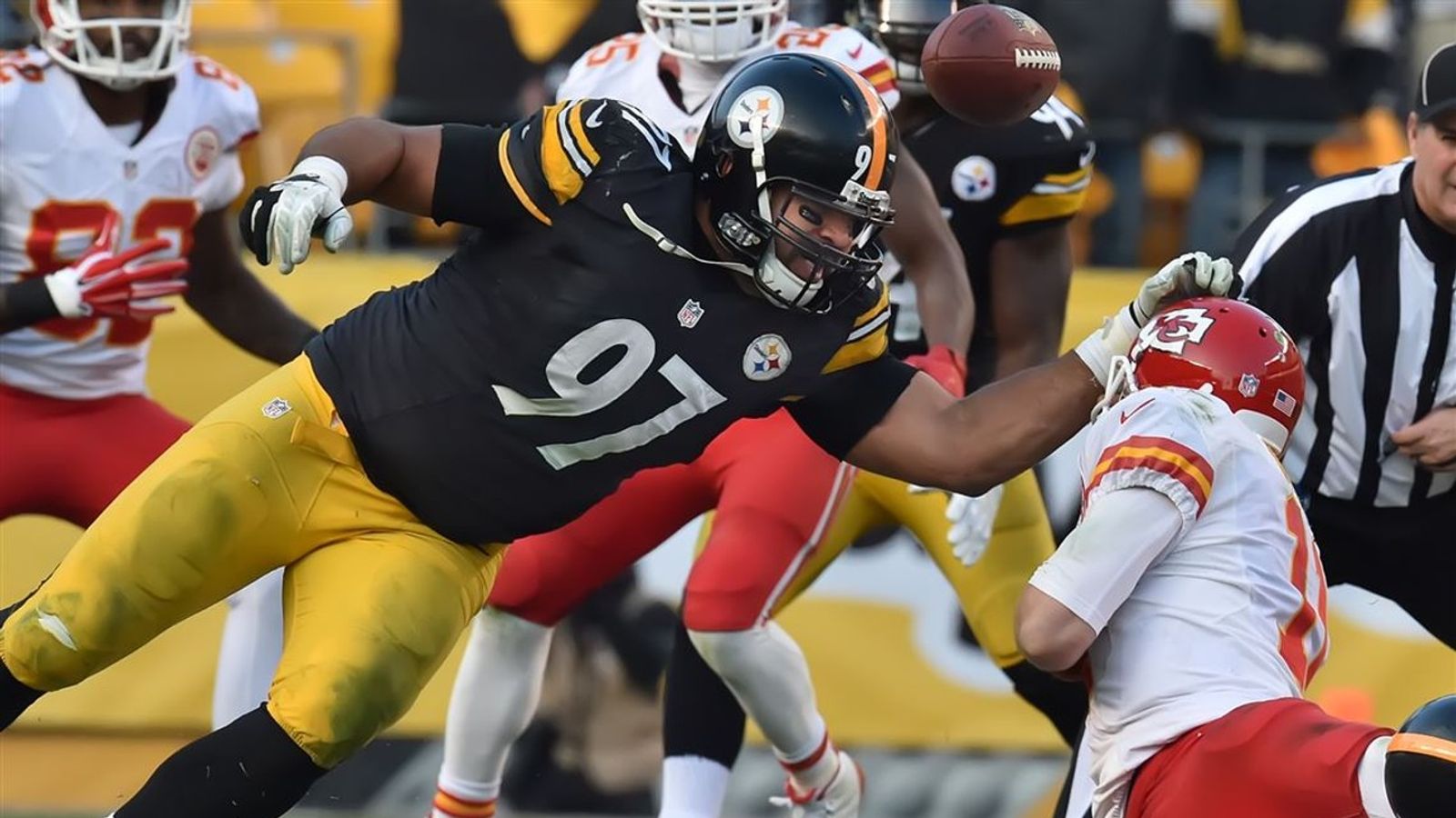 Pittsburgh Steelers defensive end Cameron Heyward (97) celebrates