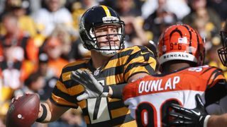 Steelers’ Ben Roethlisberger Prayed Before Bengals Games Because Of Alleged Illegal Actions By Bengals Players (Steelers News). Photo by Gene J. Puskar / AP