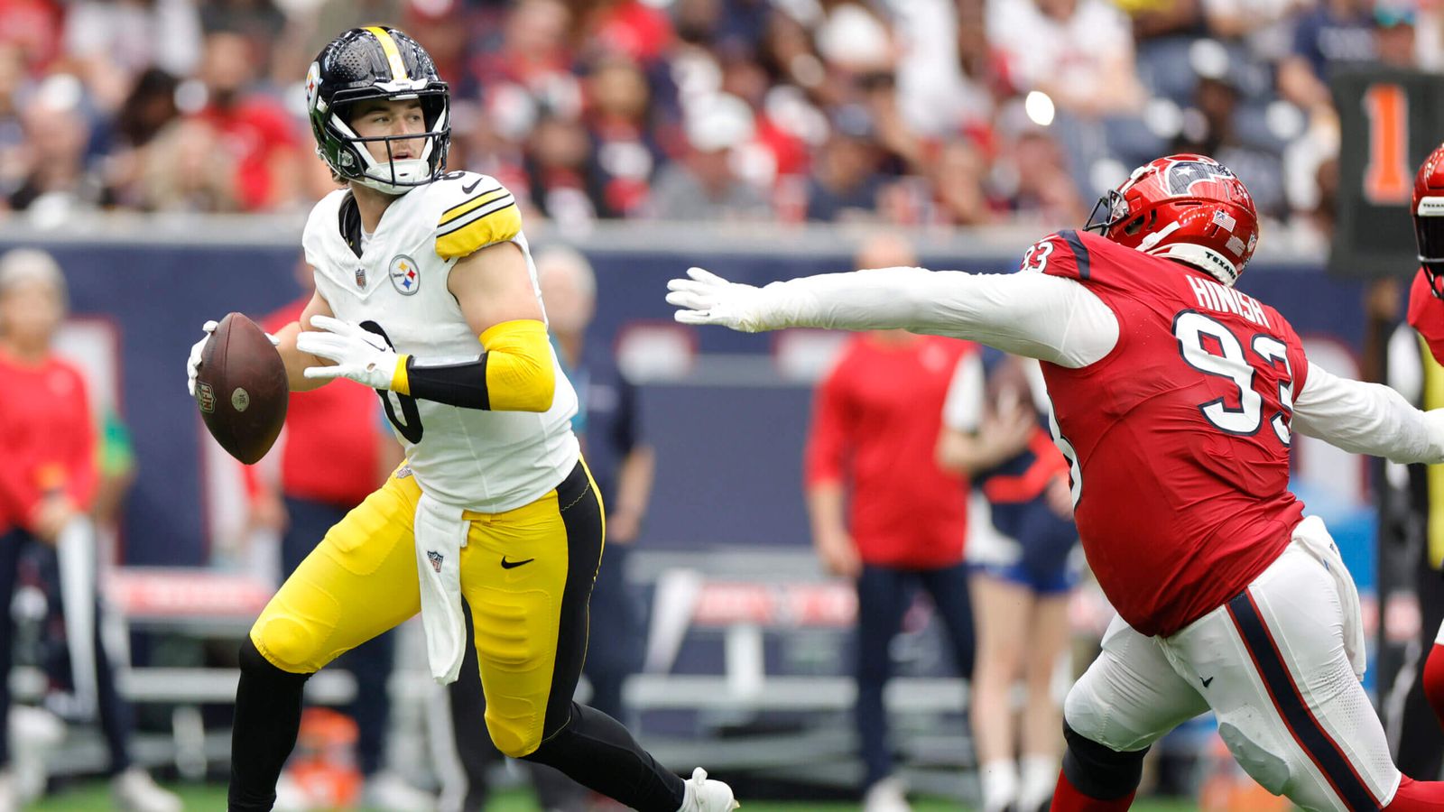 Pittsburgh Steelers fans make themselves part of the team 