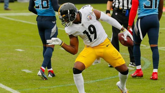 Throwback to Juju Smith-Schuster celebrating a first down Throwback to Juju Smith-Schuster celebrating a first down