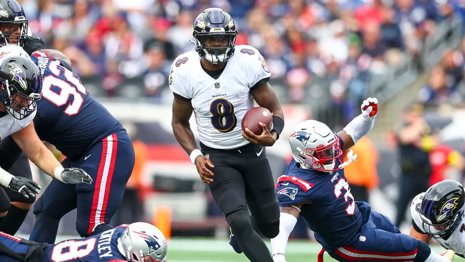 Steelers Beat Writer Details Why Any Team Would Be Better Off With Kenny  Pickett Over Ravens' Lamar Jackson