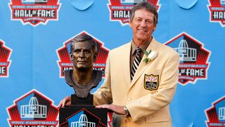 Steelers' Dick LeBeau Gives Intel On Game Planning For 2 Of The Greatest QBs Of All-Time (Dick LeBeau). Photo by Pro Football Hall of Fame