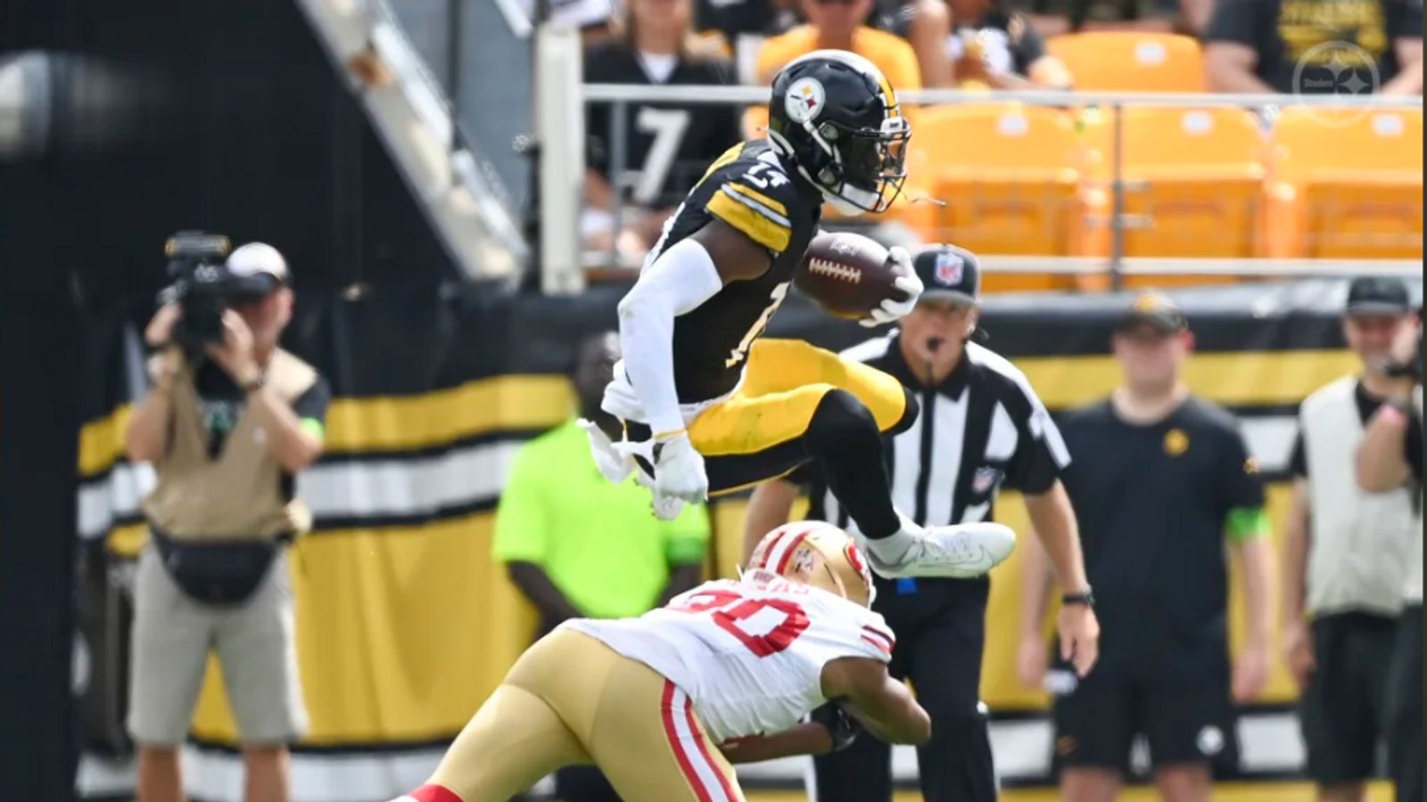 LOOK: Steelers' George Pickens makes ridiculous one-handed catch